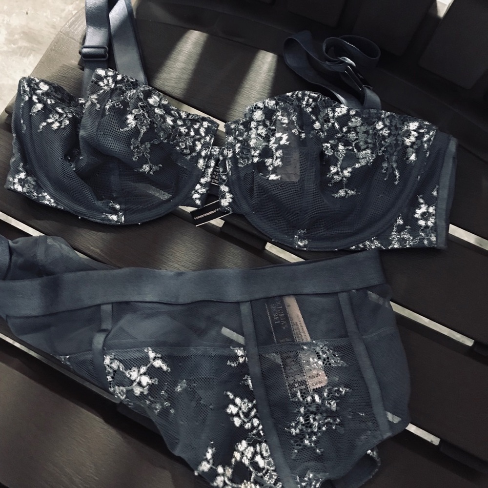 Victoria Secret Set 34D/M